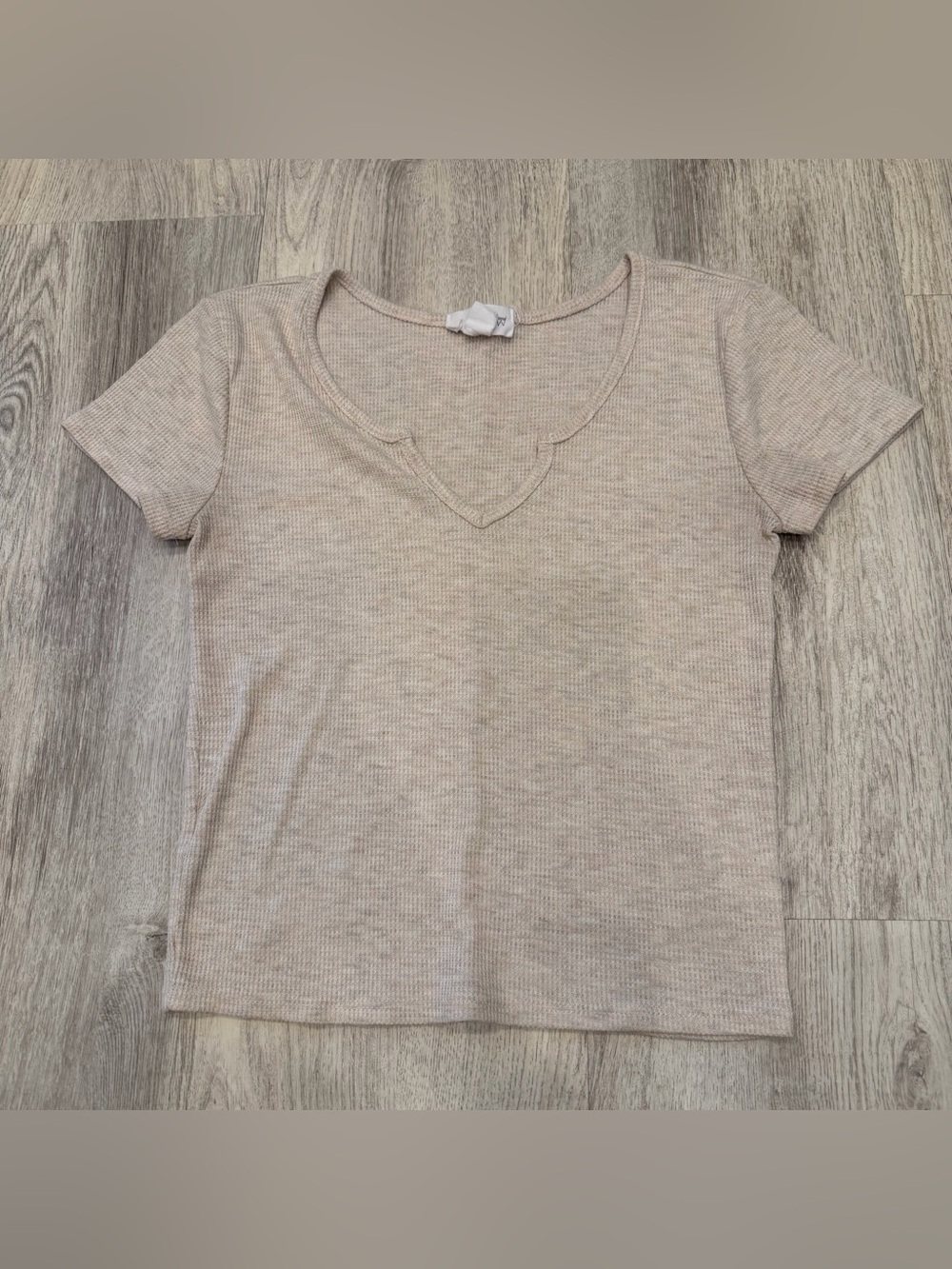 Outlaw‎ Beige Waffle Knit Notch Neck Tee Size Small
